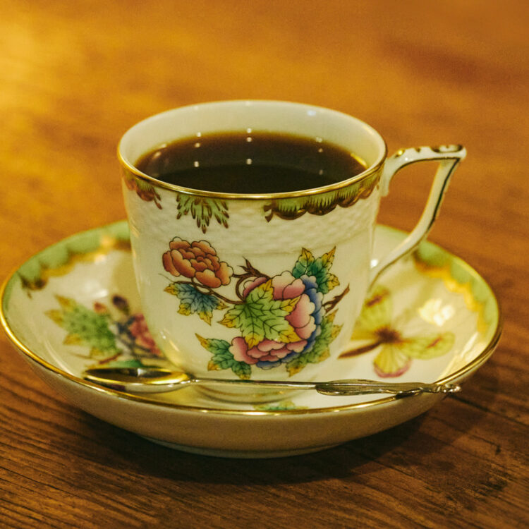 渋谷〈茶亭 羽當〉