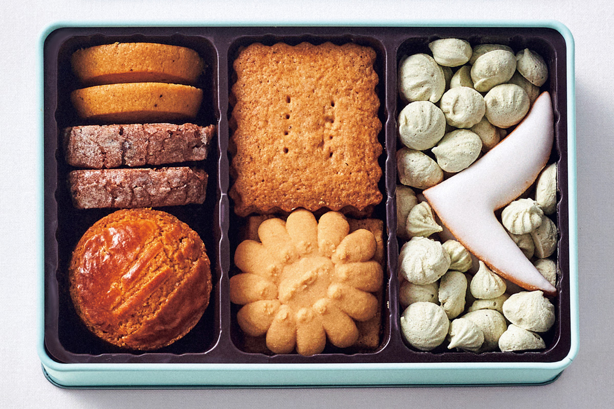 ミナペルホネン✖️ルスルス✖️Hanako コラボクッキー缶 minä perhonen〉と〈菓子工房ルスルス〉との数量限定の豪華