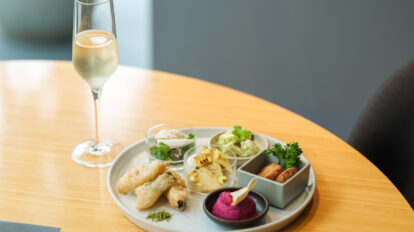 〈東京ミッドタウン日比谷〉で、秋のちょい飲みセットを楽しむ「日比谷でアペロ」開催！