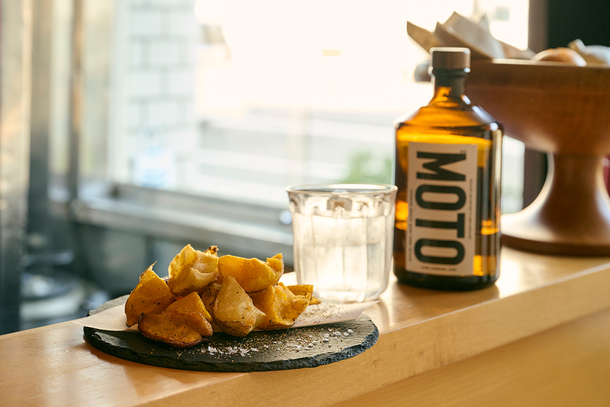 【清澄白河】女将のカウンターでしっぽり過ごす。“かまびすしい”小料理と蒸留酒の粋な出合い