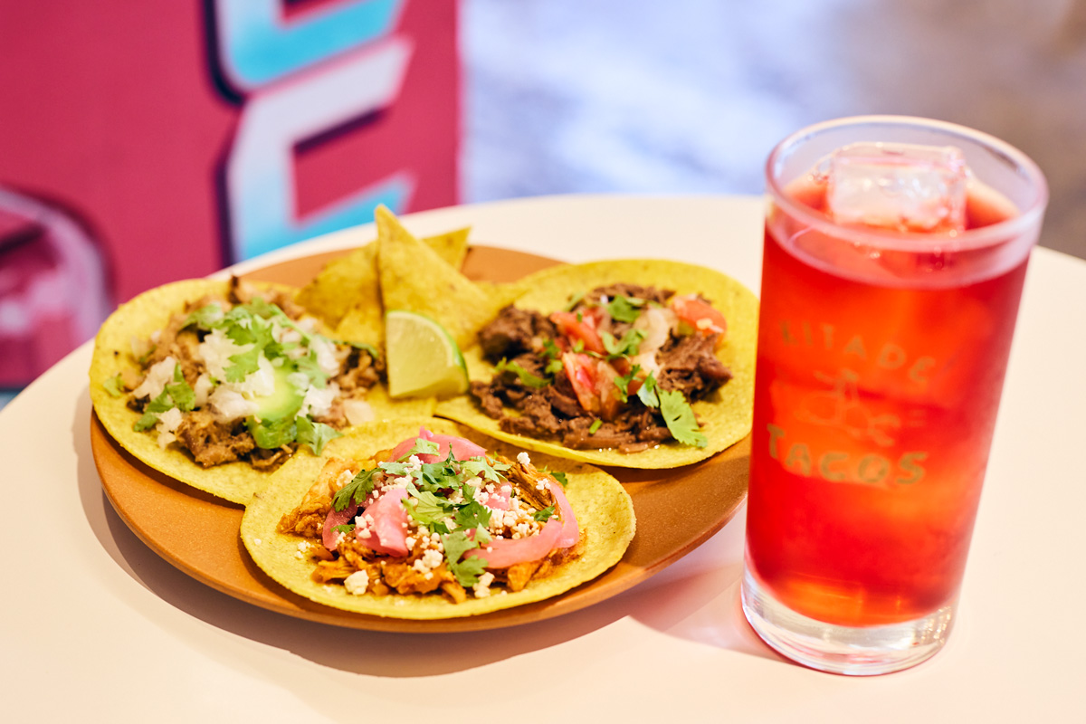 キタデタコス 日本橋 COMMISSARYのタコスとハマイカティー