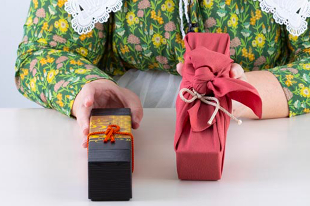 ぼる塾田辺さんも絶賛の〈一善や〉の「干柿と胡桃と無花果のミルフィーユ」