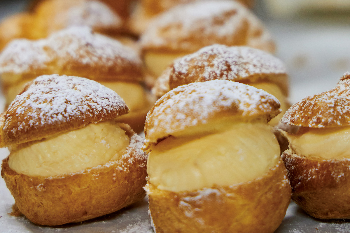 【東京】一度は食べたい名店のシュークリーム｜スワンシュー、星付きレストラン監修、佐久間宣行絶賛店など13選