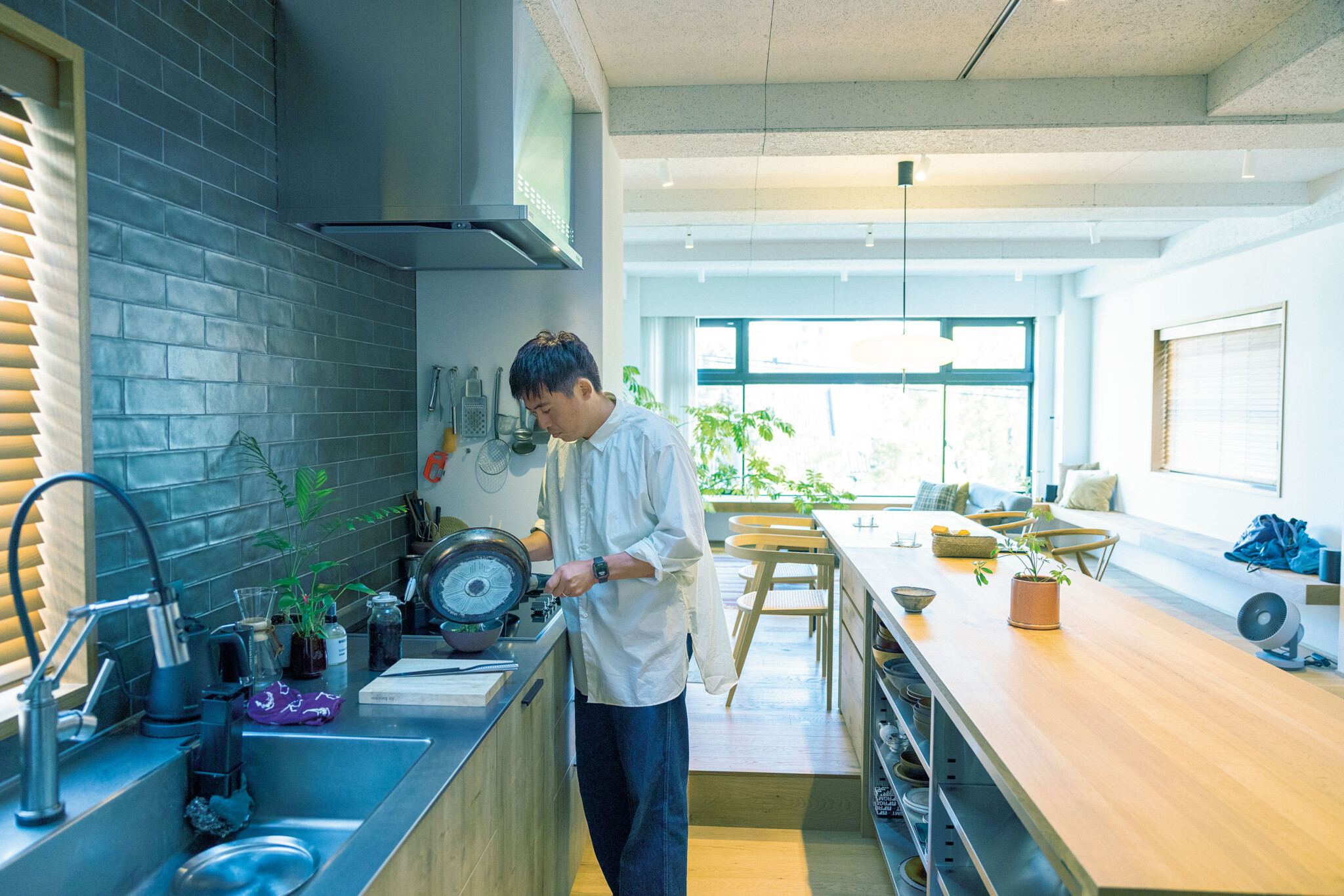 キッチンアイテムは仕舞わない収納が正解！｜料理のプロたちのこだわりのインテリア6選