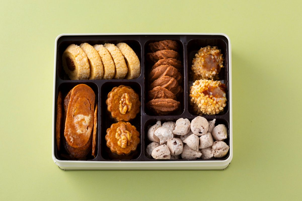 ぼる塾田辺さん激推しの〈アンソンドゥパティスリー〉の「プティフールセック缶」