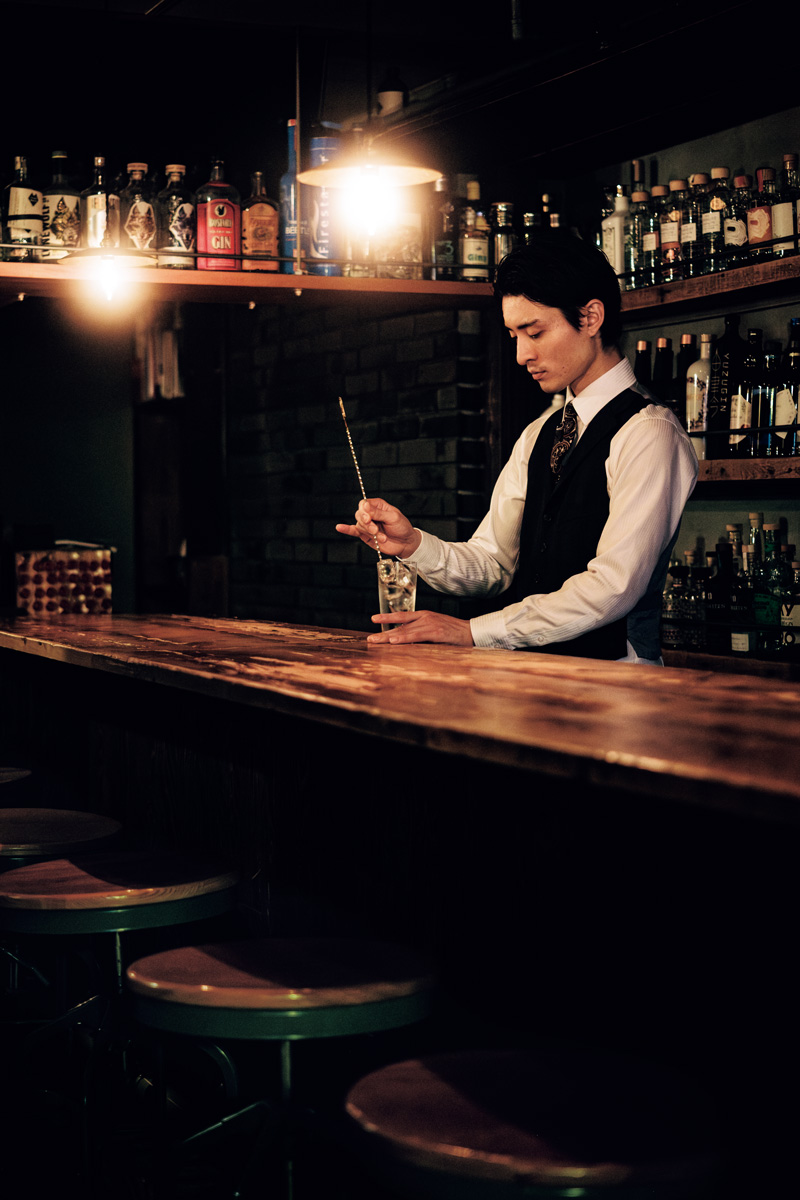 BAR CIELOの店長の佐々木勝己さん