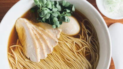 【全国】行列に並んででも食べたいラーメン｜フレンチのシェフが作る“朝ラー”、日本一のラーメン職人が作る究極の一杯ほか10選