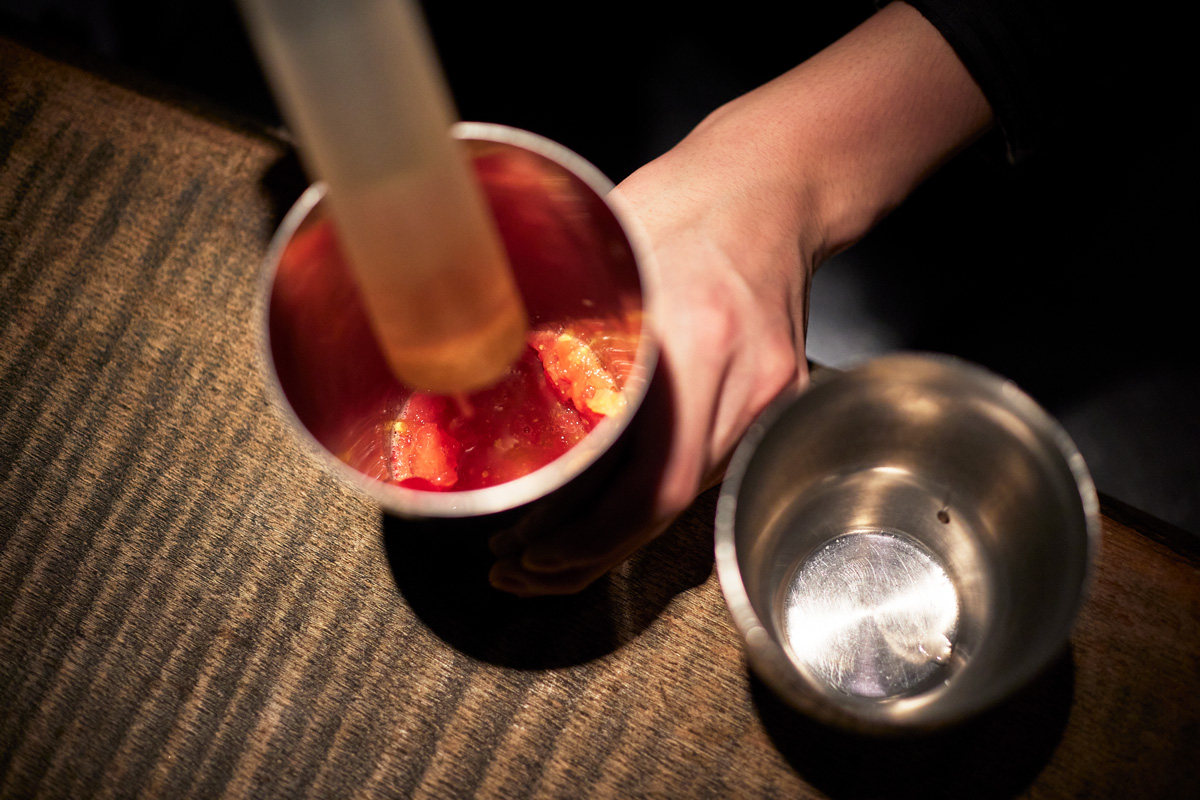 【西麻布】〈Bar amber〉の入 優仁