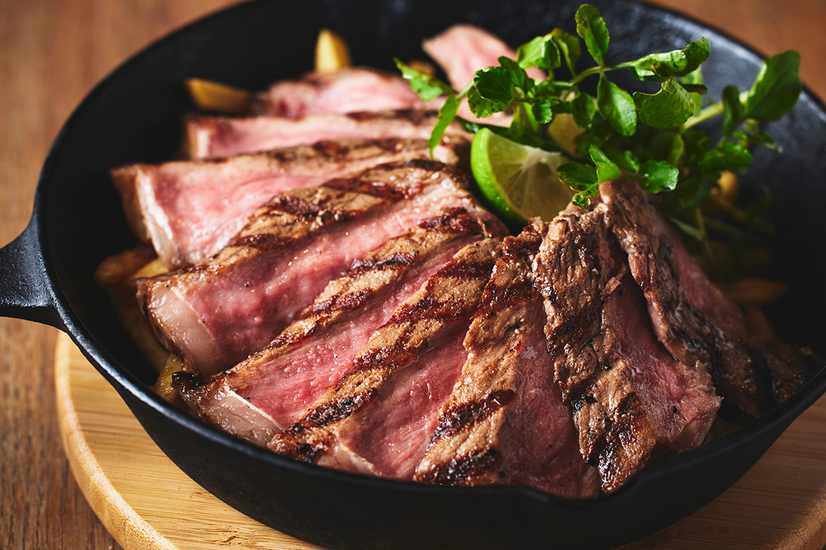 「メキシコ産ビーフサーロインステーキ」300g4,280円。