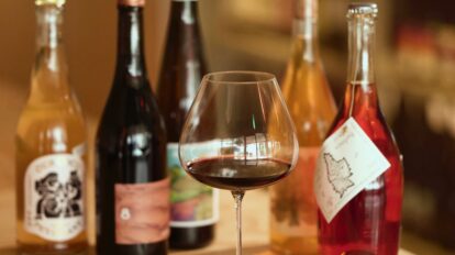 心地よいワインとコーヒーの複合空間も。幡ヶ谷の人と街をつなぐ複合施設〈THESTEPS〉とは？