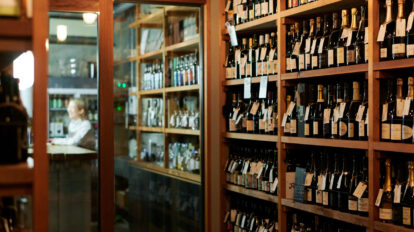 ボトル選びが楽しくなる！手土産にも間違いなしのワイン専門店4選