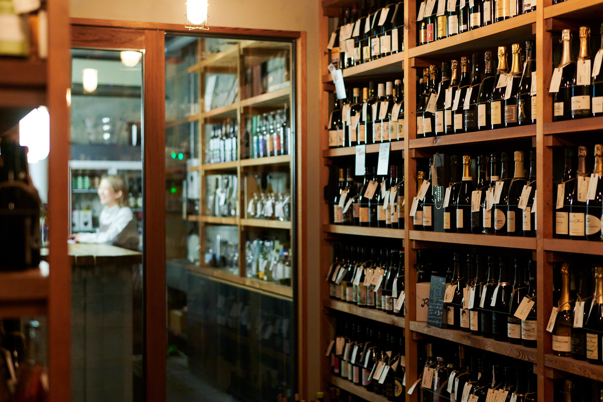 ボトル選びが楽しくなる！手土産にも間違いなしのワイン専門店4選