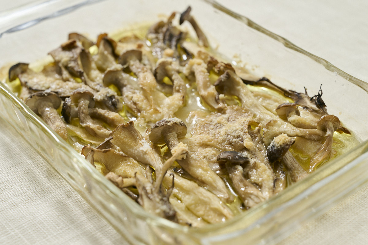 手でさくだけ！きのことチーズの相性のよさといったら！「色々きのこのこんがりトースト」レシピ。