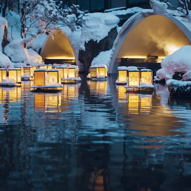 【東北】間違いのない温泉宿｜100％源泉掛け流し温泉のある宿、かまくら露天風呂を楽しめる宿など18選