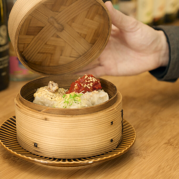 【東京・ひとり忘年会】女性ひとりで気兼ねなく楽しめる名店10選