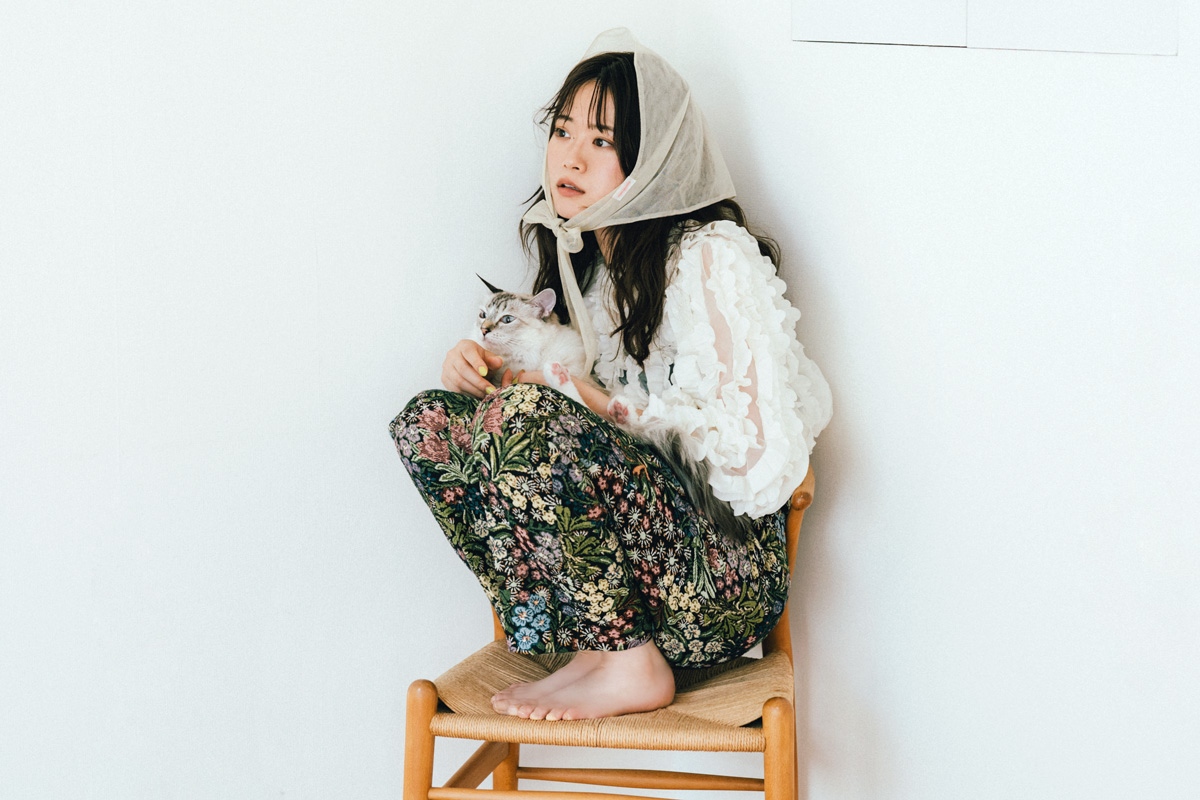 山崎怜奈さん「保護猫を迎えて、生活のモチベーションが上がりました」