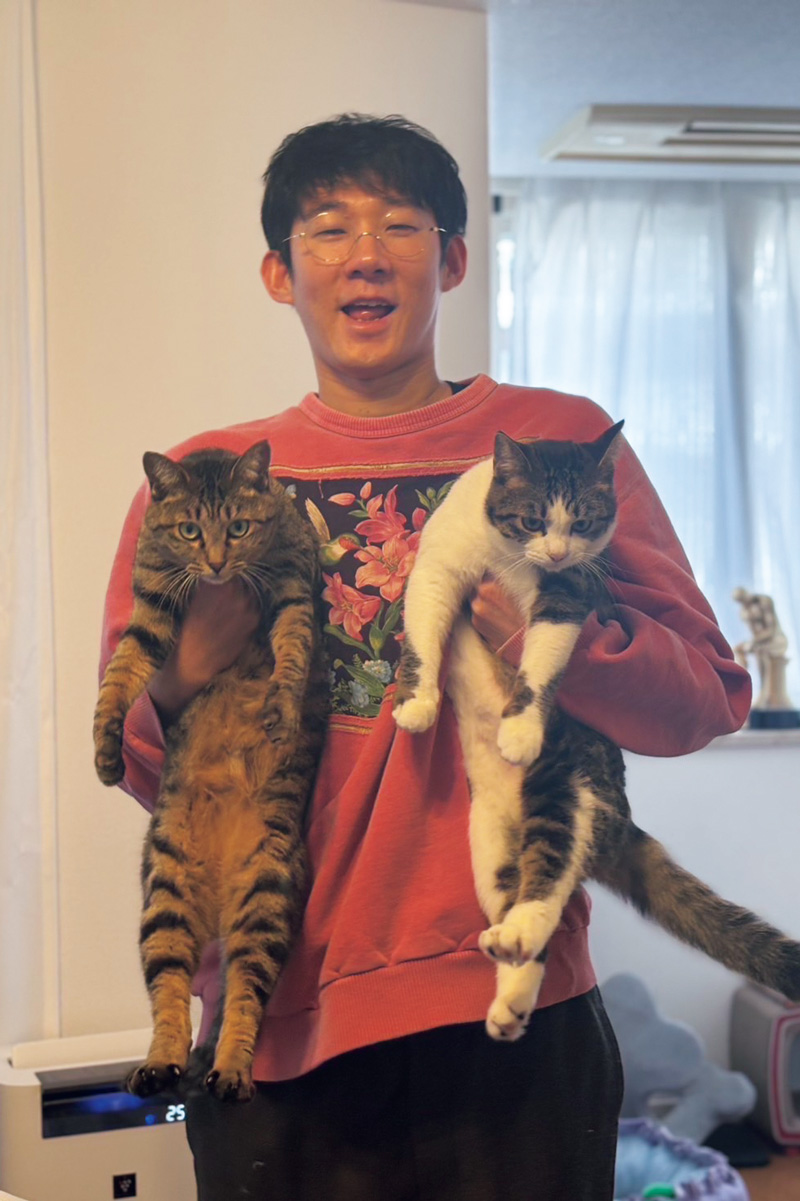 ロングコートダディの堂前　猫好き芸人