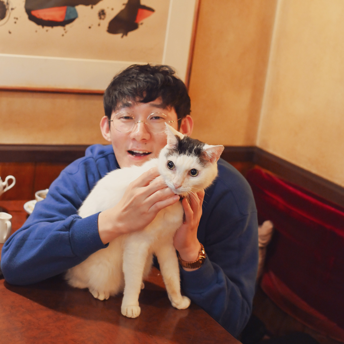 ロングコートダディの堂前　猫好き芸人