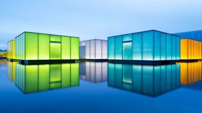 厳島神社に訪れたら立ち寄りたい。〈世界一美しい美術館〉と広島の美食を巡る開運旅