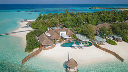 今年の旅は“天国の島”へ。〈フォーシーズンズ リゾート モルディブ アット クダ・フラ〉で一生忘れられない体験を。