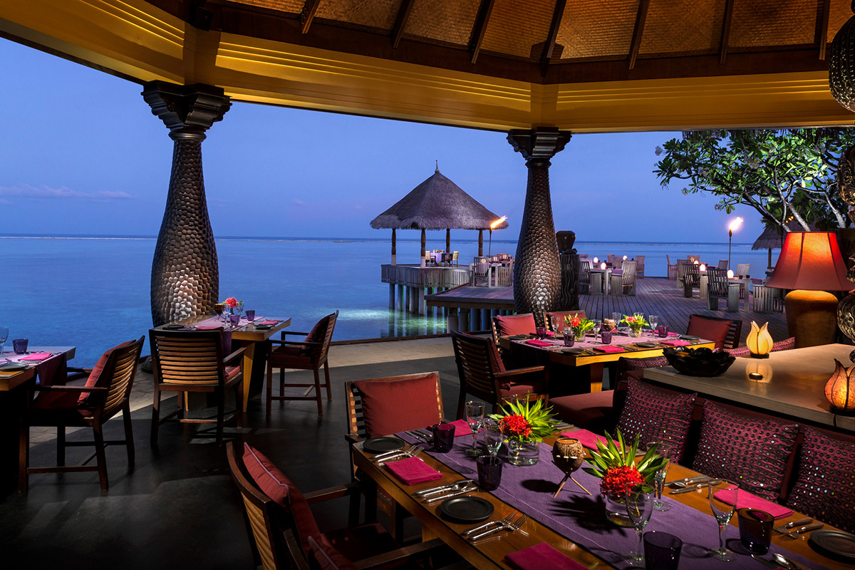 モルディブ　ホテル　フォーシーズンズ