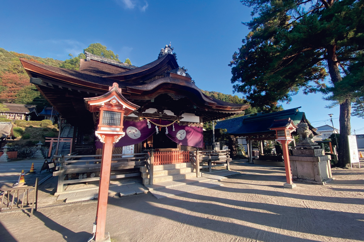 【滋賀県】琵琶湖に鳥居が浮かぶ神秘的な景色に触れる。〈白鬚神社〉