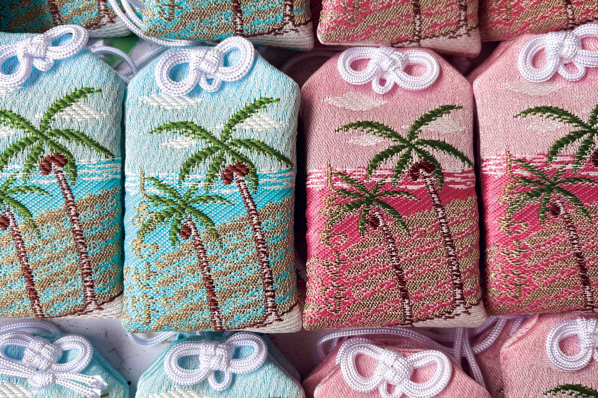 【宮崎県】熱帯植物に囲まれた社と自然の絶景を眺める。〈青島神社〉