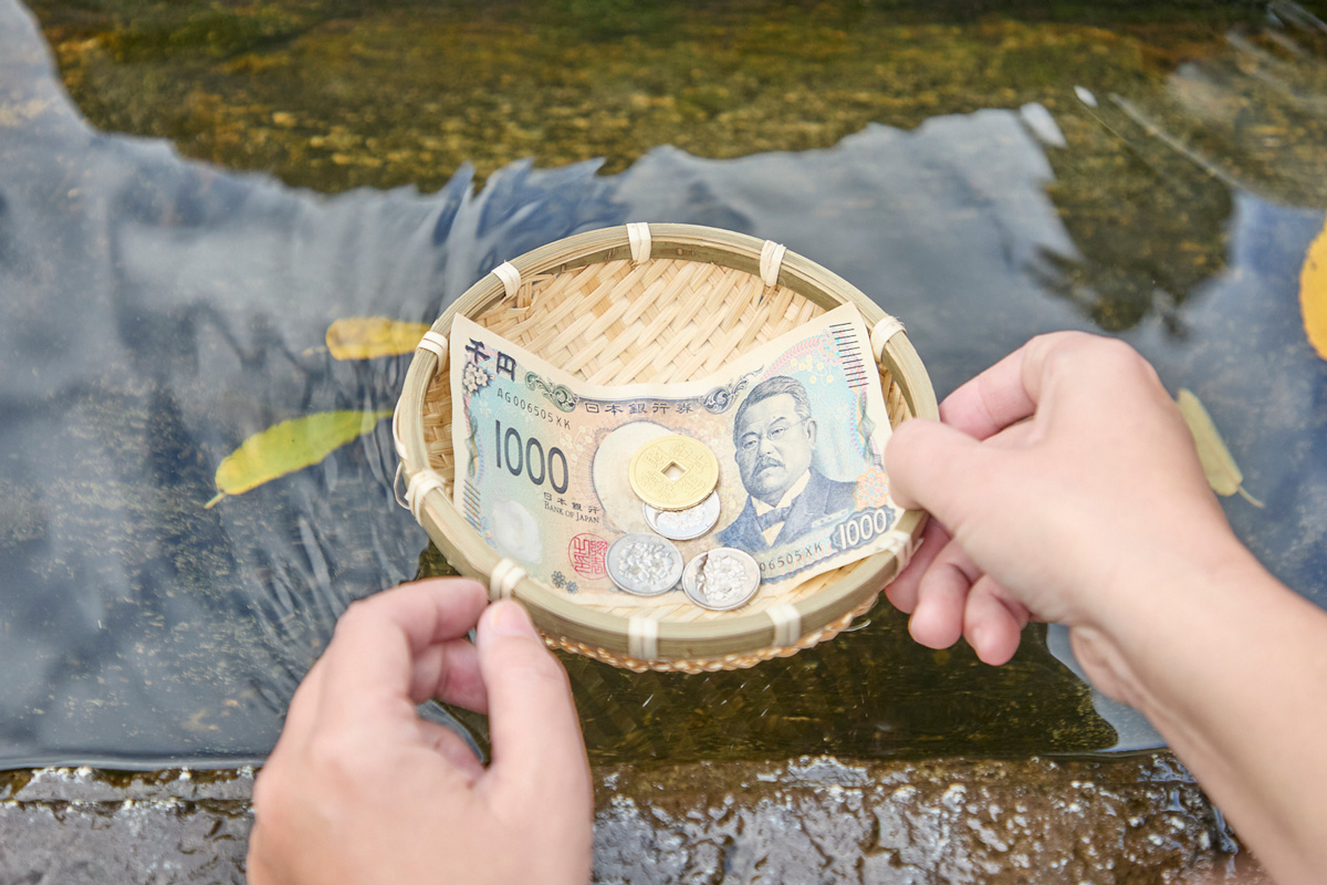 【品川区】白蛇の力が宿る神社で金運を開花させる。〈蛇窪神社〉