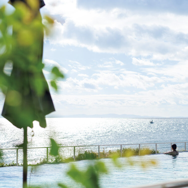 【全国エリア別】この冬、遠出してでも行きたい温泉14選｜宿ごもりしたくなる温泉宿、美容に効く東北の名湯、星空が広がる露天風呂ほか