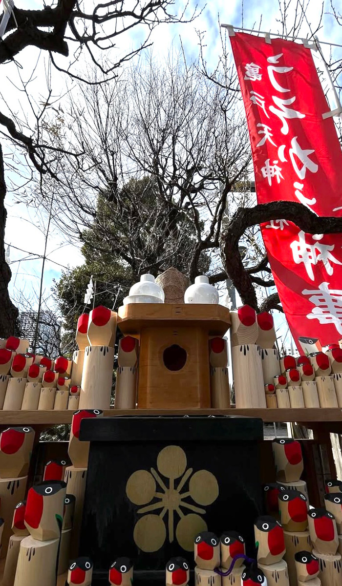 広重も描いた江戸の名所、【亀戸天神社】のかわいい鷽鳥（うそどり）