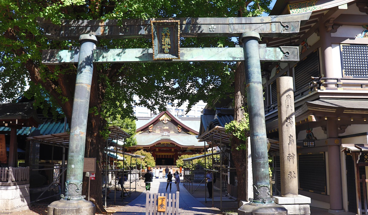 東京随一の古社【湯島天満宮】の味わい深い木鷽。