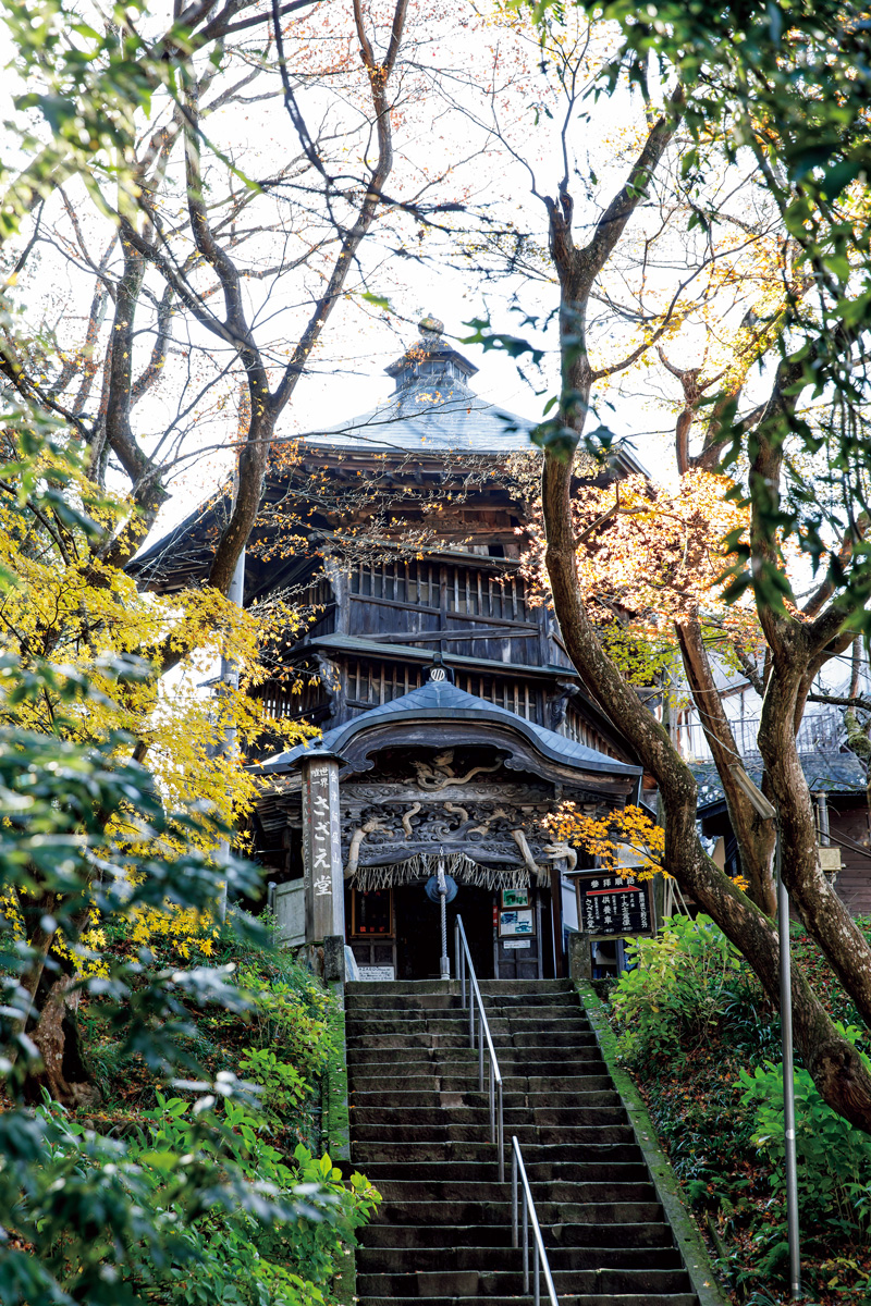 世界唯一の木造二重らせん構造のお堂で歴史に思いを馳せて。〈会津さざえ堂〉