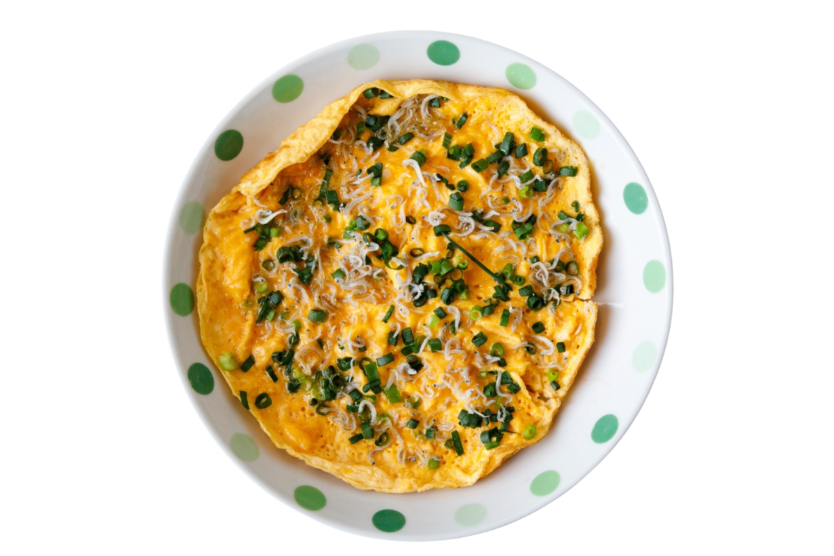 サービス精神旺盛な店主が地元の銘酒と名物料理を提供。〈酒家 盃爛処〉