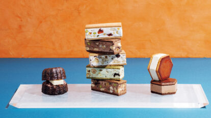 必ず褒められるおいしい手土産29選｜おはぎ、甘くないクッキー缶、フィナンシェなど