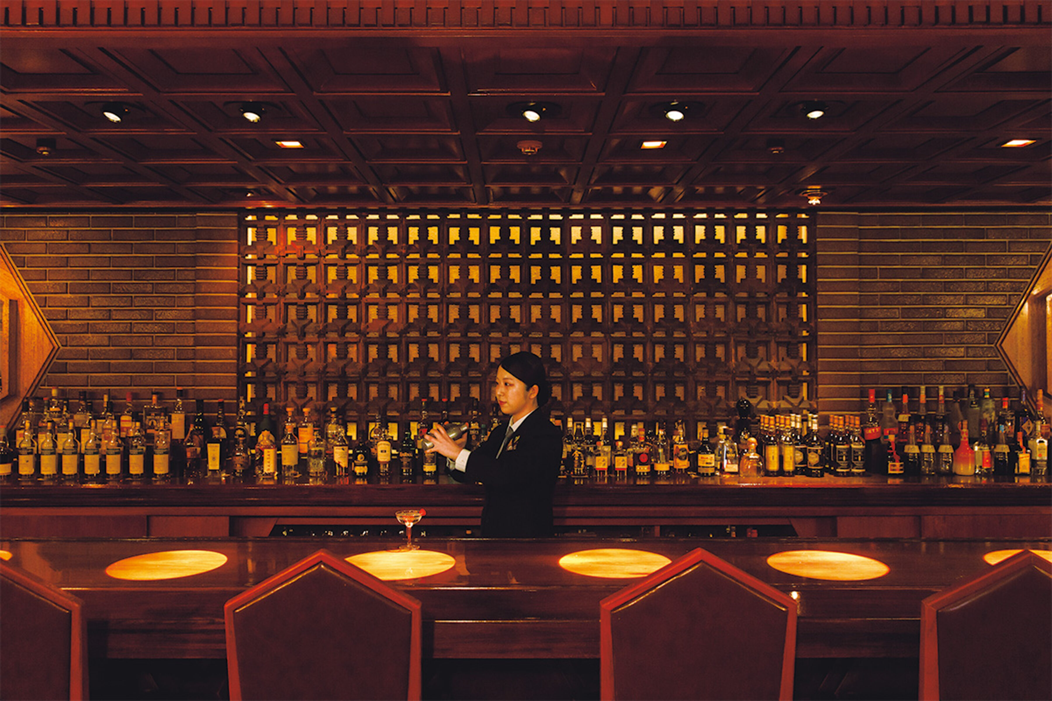 【銀座】ひとりでも入れる名酒場11選｜裏路地の名店、初心者におすすめBAR、趣深いビアホールなど