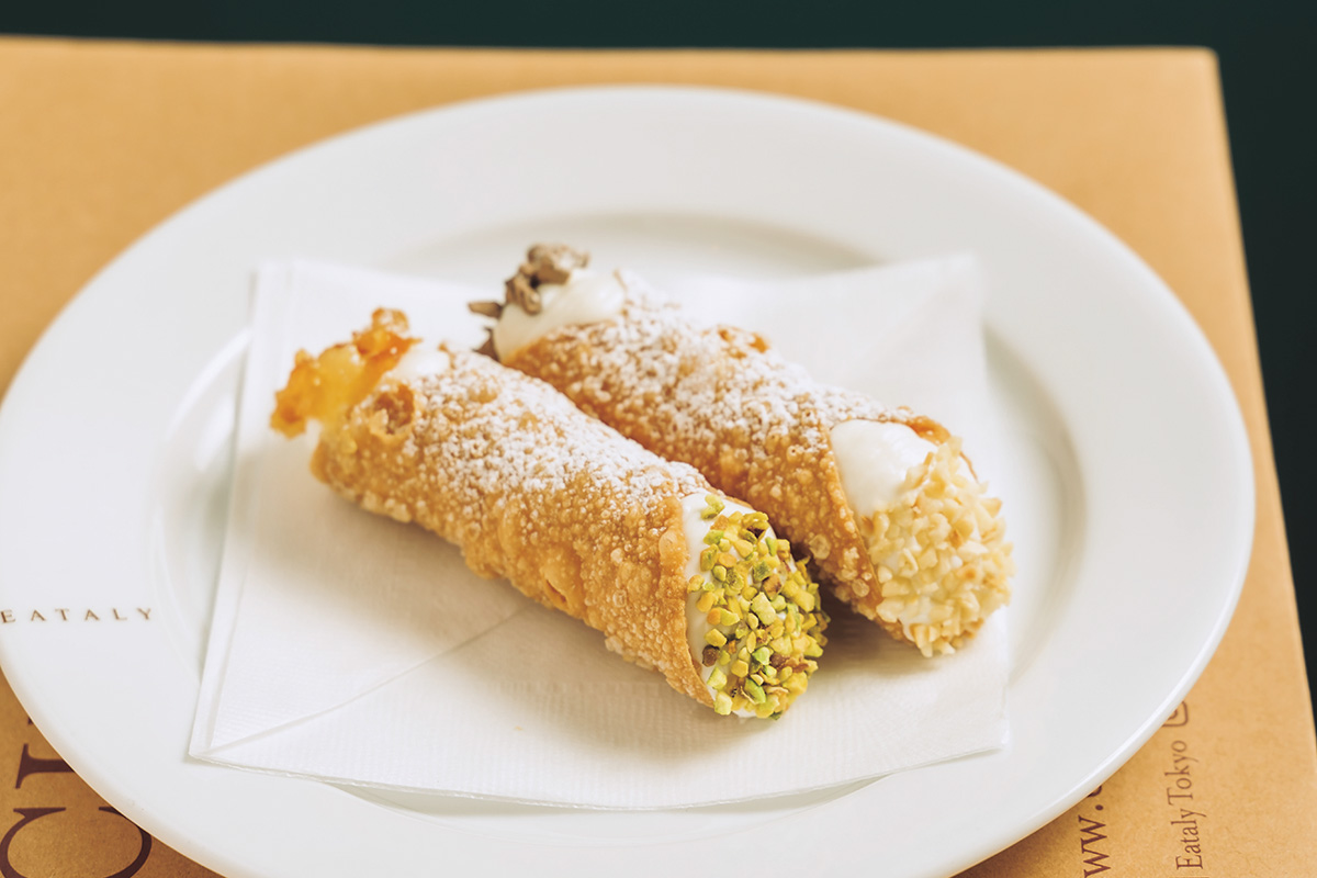 〈イータリー丸の内店 カフェ〉　カンノーリ