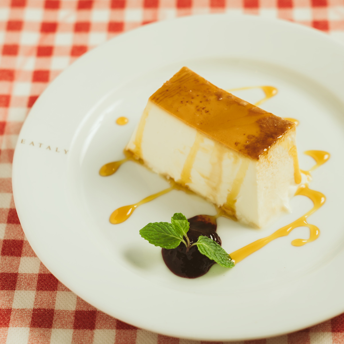 〈イータリー丸の内店 カフェ〉　パンナコッタ