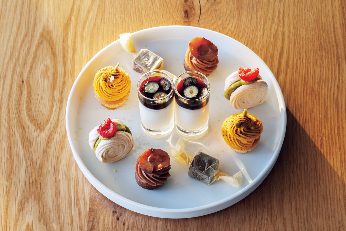 素朴さと愛らしさに満ちた英国発クリームティーの世界。【麻布台】〈Orby Restaurant〉のアフタヌーンティー イギリスの伝統菓子