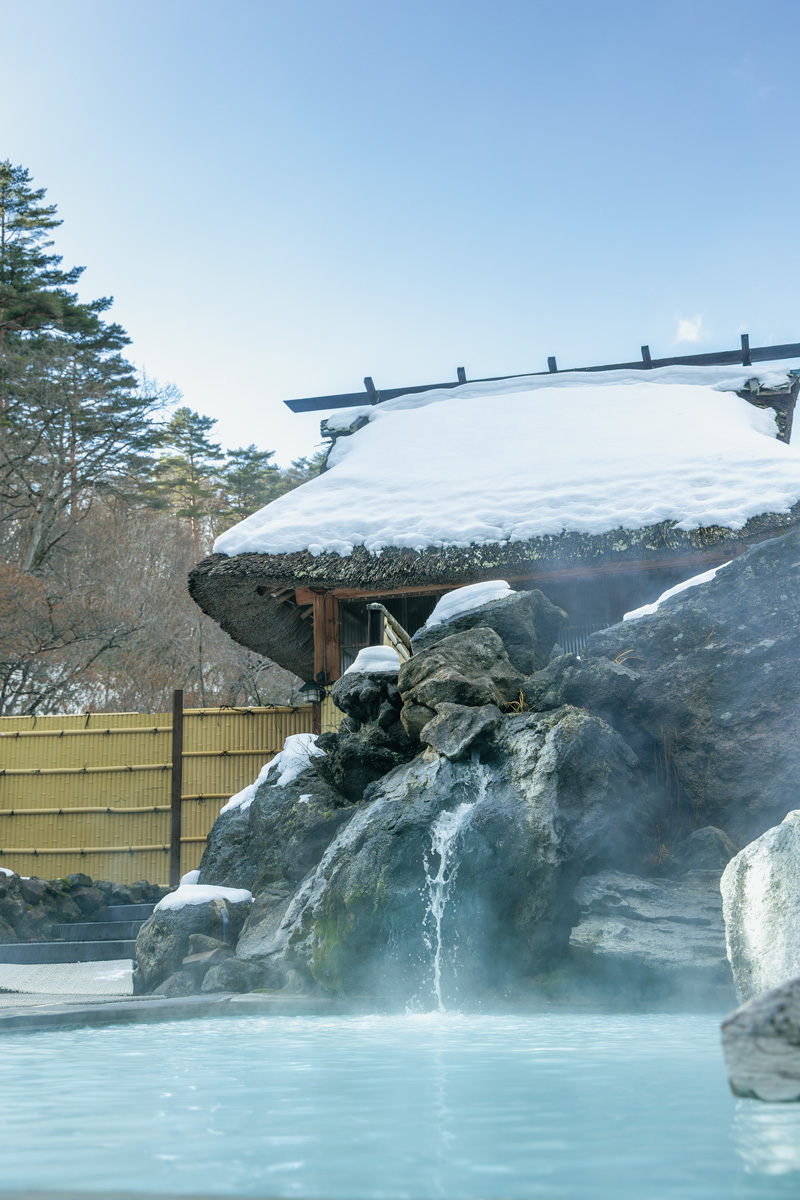 湯治場の雰囲気も味わえる名湯へ。〈高湯温泉 旅館 玉子湯〉 福島の温泉 露天風呂