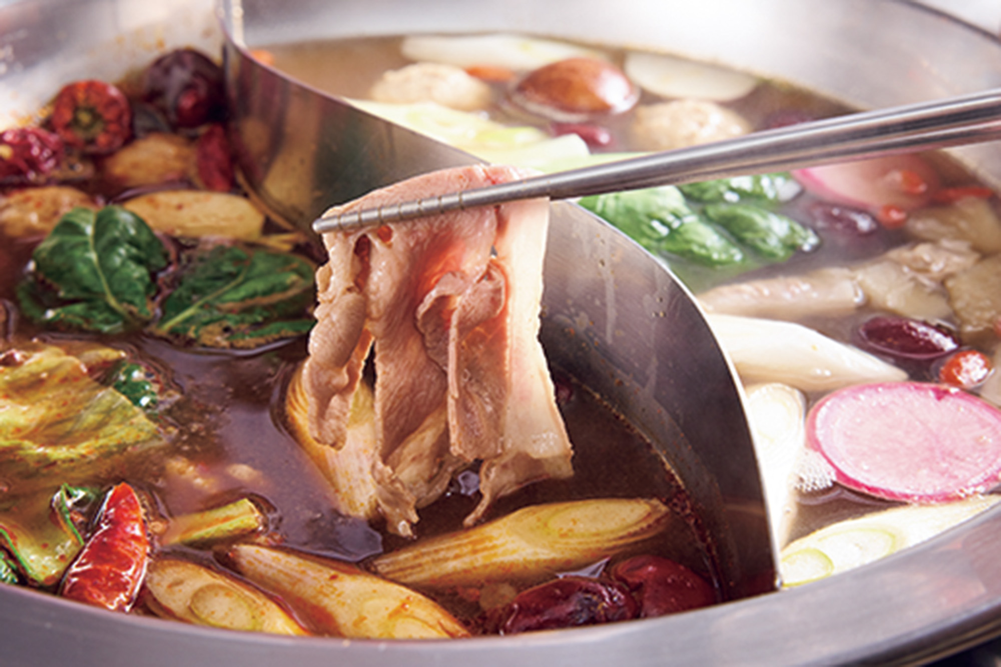 寒い日に行きたいレストラン｜この冬行きたい火鍋の名店、東京で味わえる「福岡」のうどん、和やかな酒場など12選