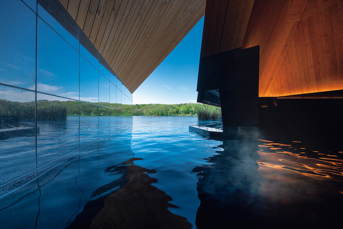 【全国】ひとり旅行に最適な宿13選｜温泉街の人気ホテル、コンサート後に直行できる横浜のムーディなホテルほか