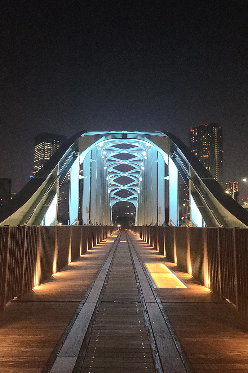 鉄道橋のライトアップ