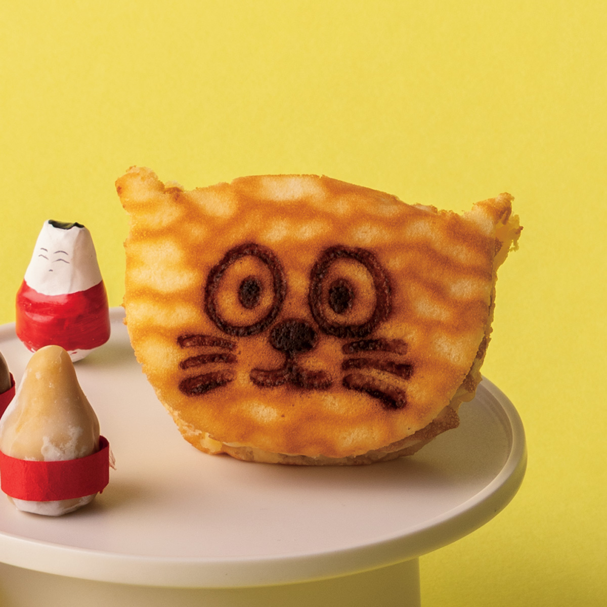 ファニーなにゃんこフェイスが素通りできないかわいさ。〈菓子処まつもと〉の「ねこどら」