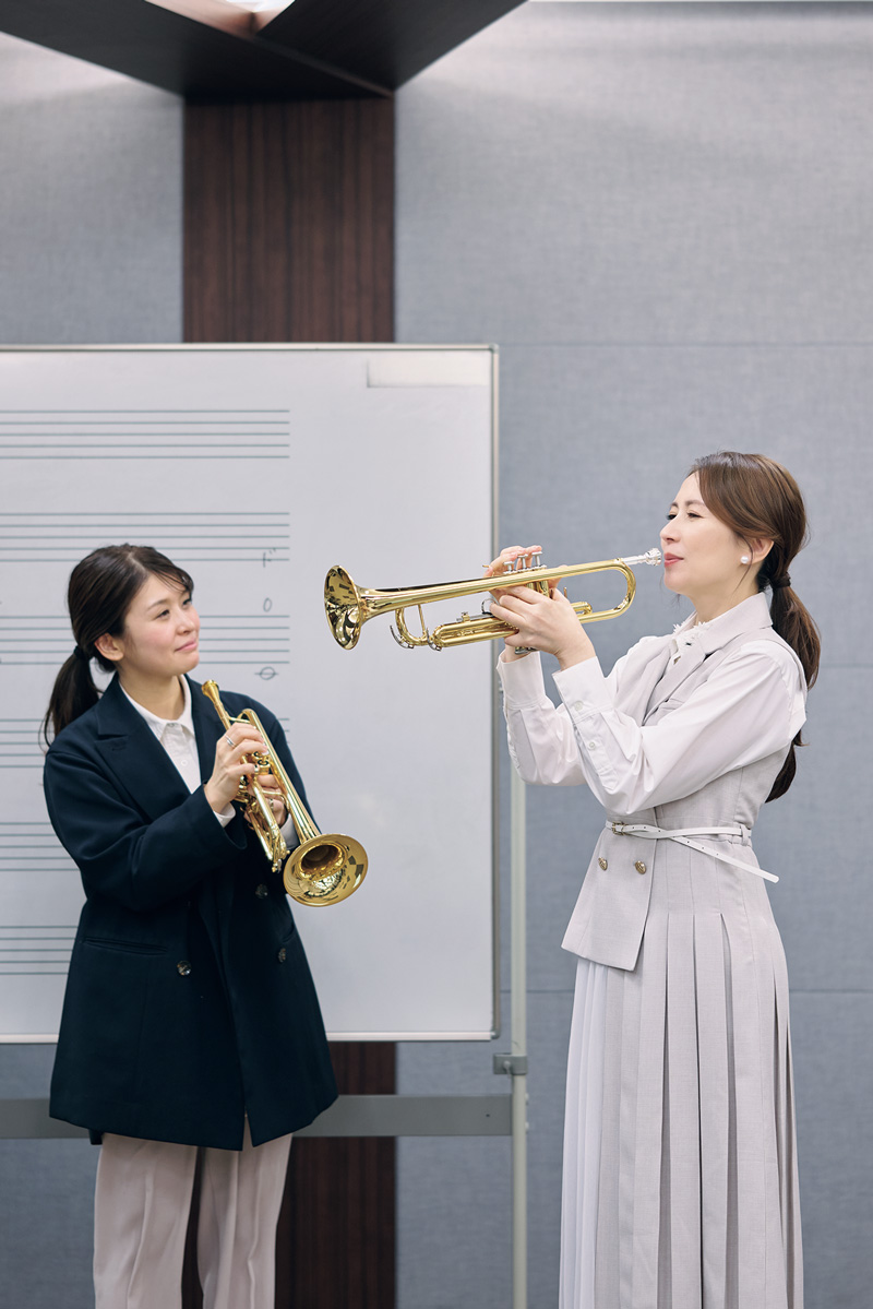 堀井美香さんがトランペットにチャレンジしました ヤマハ音楽教室