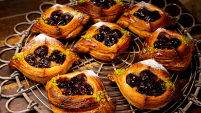 【全国】パン好きなら一度は訪れたい憧れのベーカリー｜1日3000個売れたパン、京都人気ベーカリー、銀座でおすすめのパン屋さんほか32選