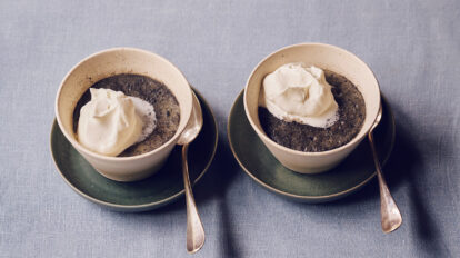 【肌のたるみ、老化×せいろレシピ】罪悪感ゼロ、ハチミツの甘みと黒胡麻のプリン。