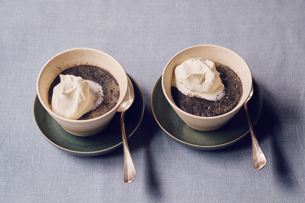 【肌のたるみ、老化×せいろレシピ】罪悪感ゼロ、ハチミツの甘みと黒胡麻のプリン。