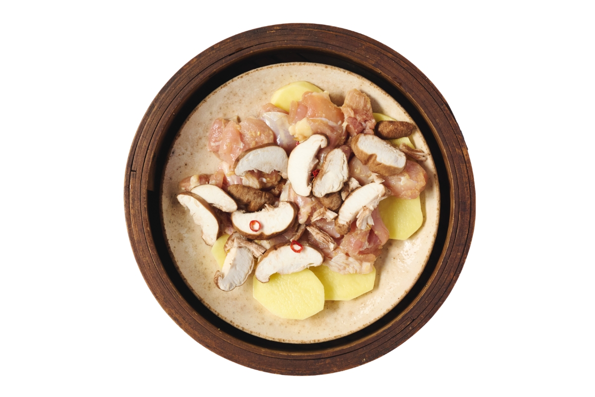 せいろレシピ　だるさ、疲れをどうにかしたい時におすすめのせいろレシピ1. 「鶏肉としいたけの甘辛蒸し」