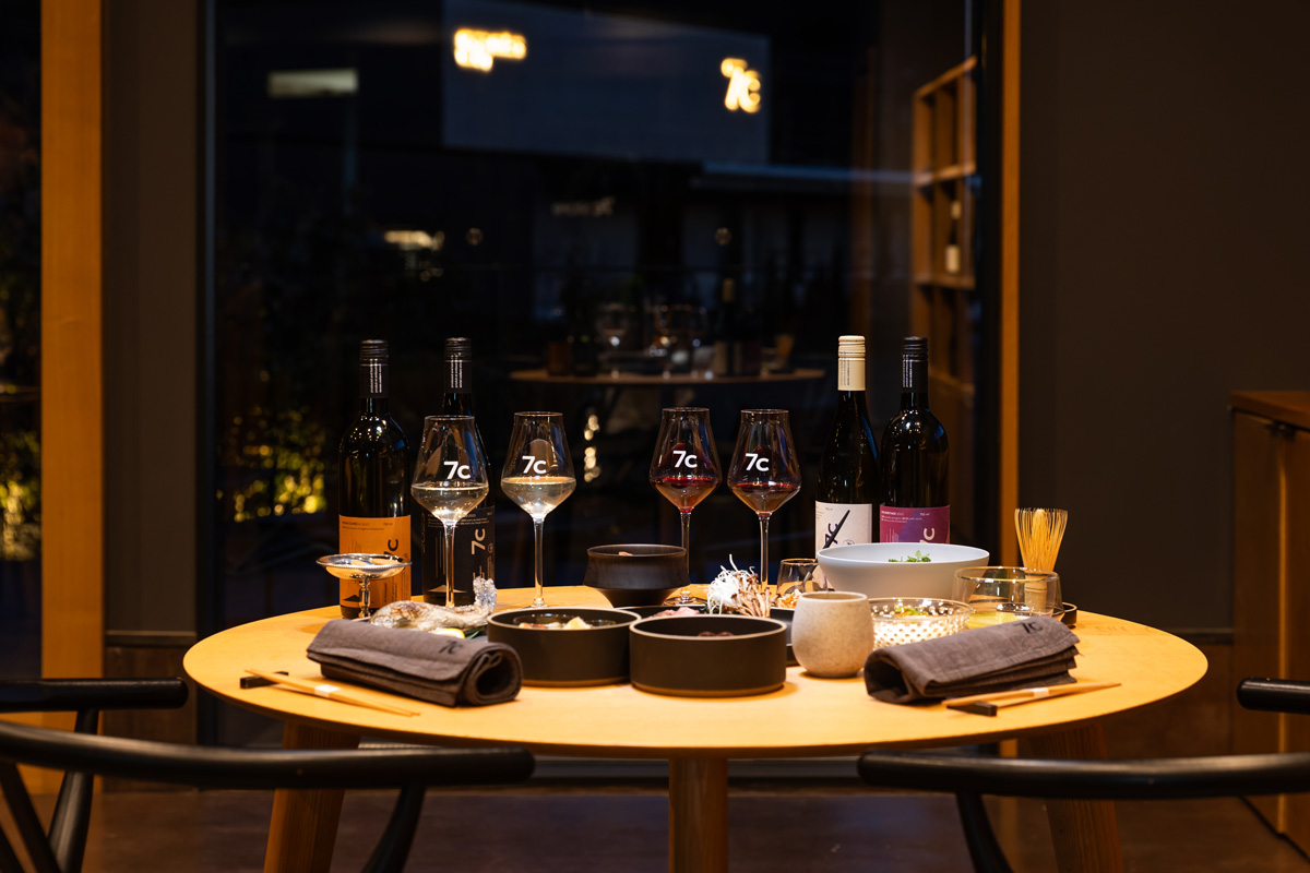 【山梨】一滴が生まれる背景を辿る、富士の麓のワイナリー宿。〈7c villa&winery〉