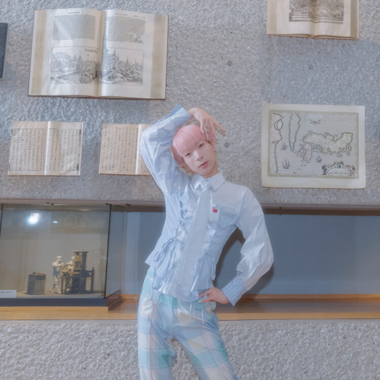 〈印刷博物館〉では、日本と世界の印刷の歴史を時代背景とともに展示紹介。「木版や石版から現代の印刷物まで並んで展示されていて圧巻でした」